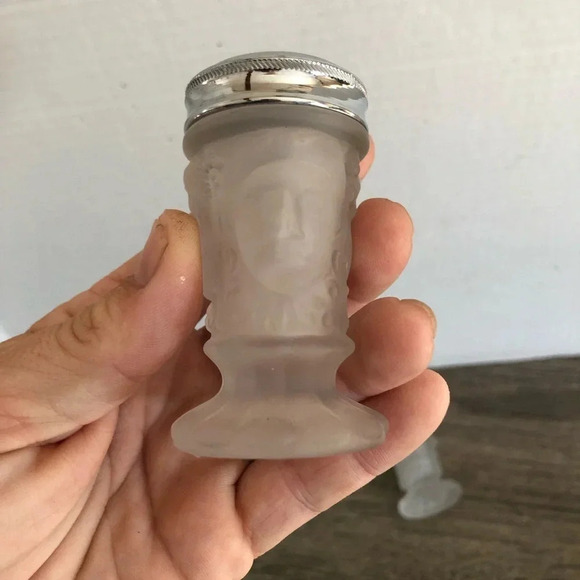 Vtg Three Faces Salt and Pepper Shakers - Picture 5 of 8